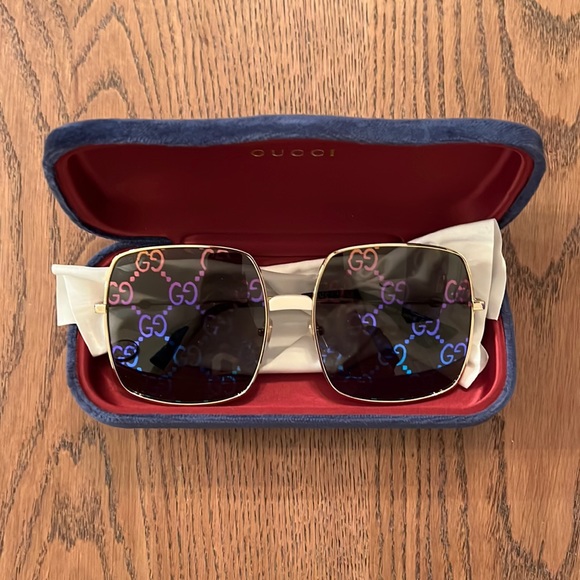 Gucci Monogram Sunglasses Authentic 